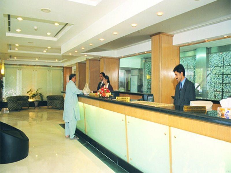 Hotel Crown Plaza Islamabad Esterno foto