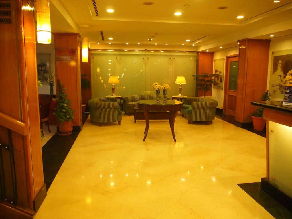 Hotel Crown Plaza Islamabad Esterno foto